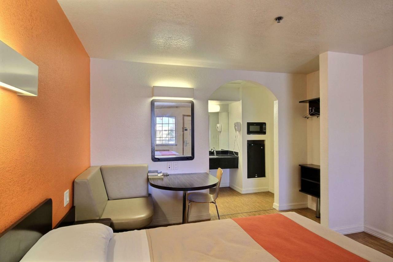 Motel 6-Edinburg, Tx Esterno foto
