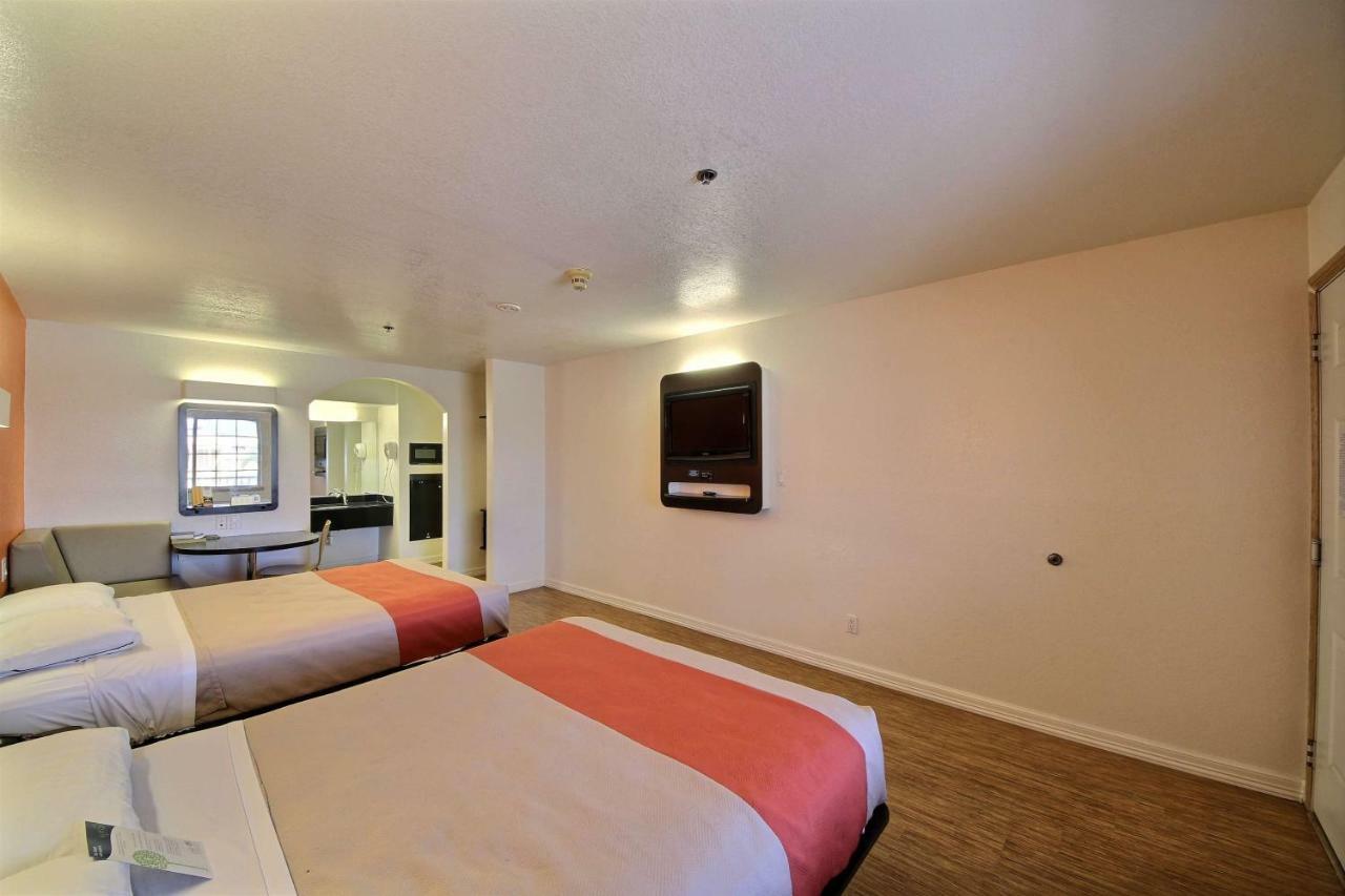 Motel 6-Edinburg, Tx Esterno foto